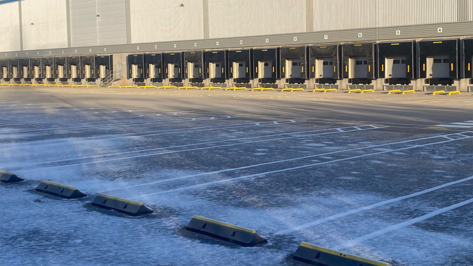 11 ways to keep your warehouse warm this winter